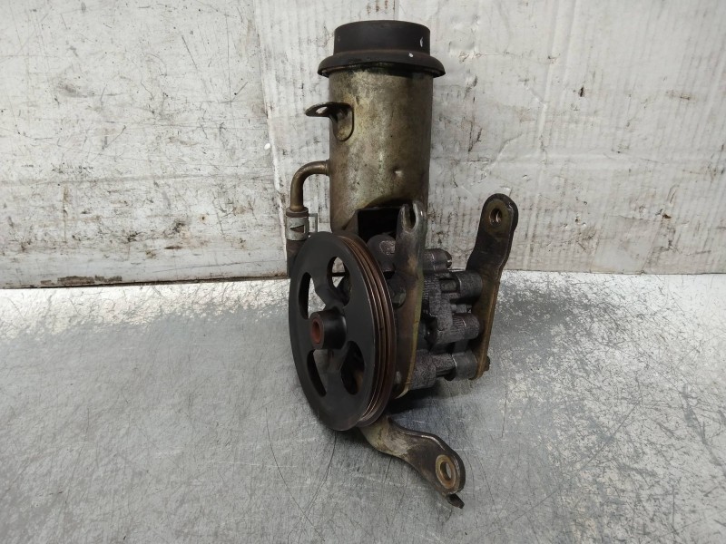 Recambio de bomba direccion para toyota yaris (ncp1/nlp1/scp1) 1.4 d-4d linea luna referencia OEM IAM   