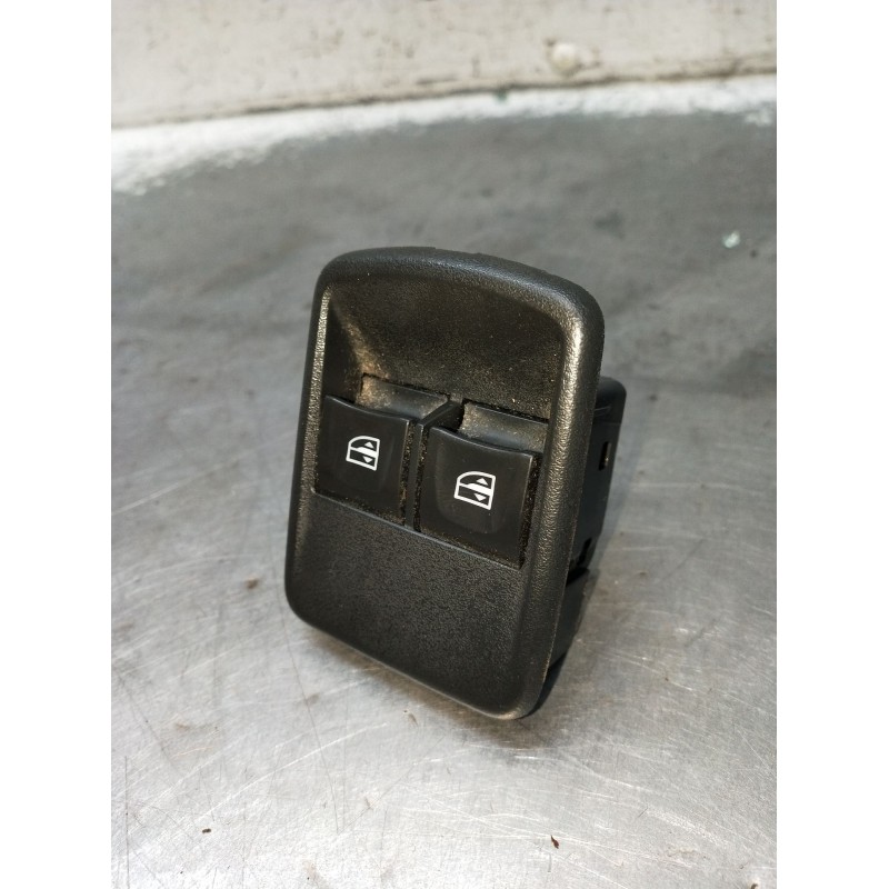 Recambio de mando elevalunas delantero izquierdo para dacia dokker furgoneta/monovolumen 1.5 dci (feaj) referencia OEM IAM 25411