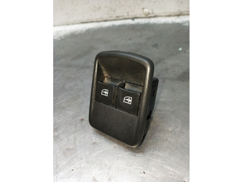 Recambio de mando elevalunas delantero izquierdo para dacia dokker furgoneta/monovolumen 1.5 dci (feaj) referencia OEM IAM 25411