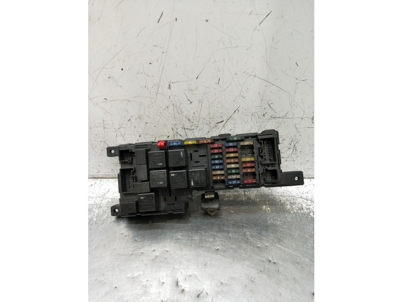 Recambio de caja reles / fusibles para volvo xc90 i (275) d5 awd referencia OEM IAM 8678449 518826003 2002