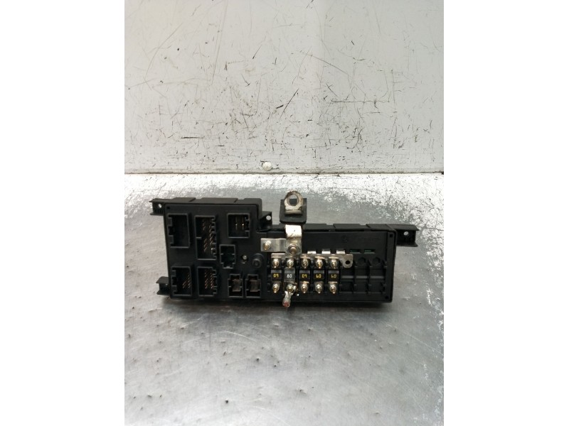 Recambio de caja reles / fusibles para volvo xc90 i (275) d5 awd referencia OEM IAM 8678449 518826003 2002