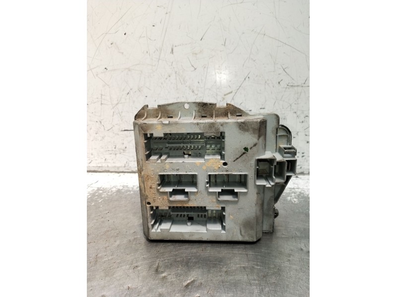 Recambio de caja reles / fusibles para fiat linea (323_, 110_) 1.3 d multijet (323axb11, 323axb1a) referencia OEM IAM 51799849  