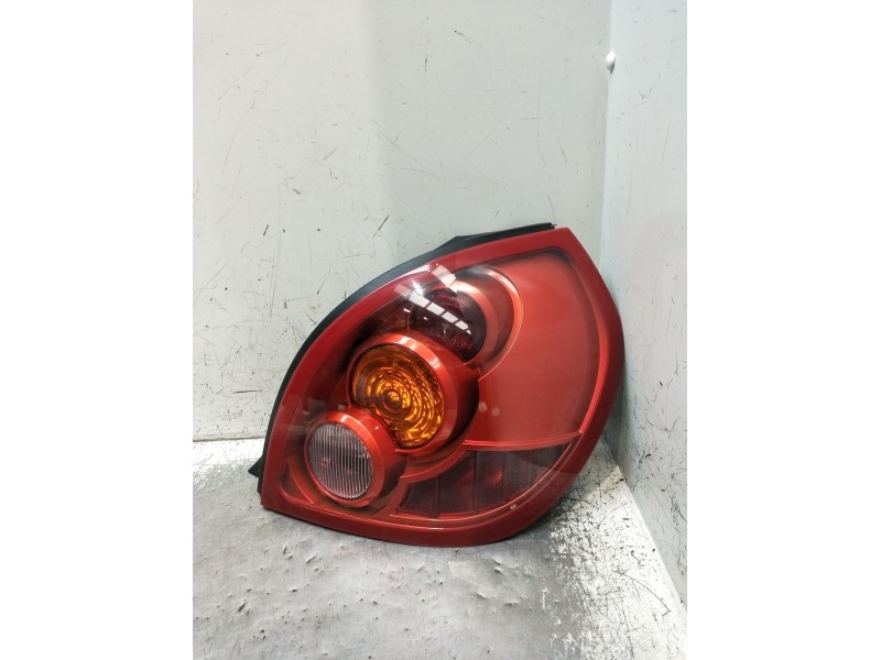 Recambio de piloto trasero derecho para nissan almera ii hatchback (n16) 1.5 referencia OEM IAM   