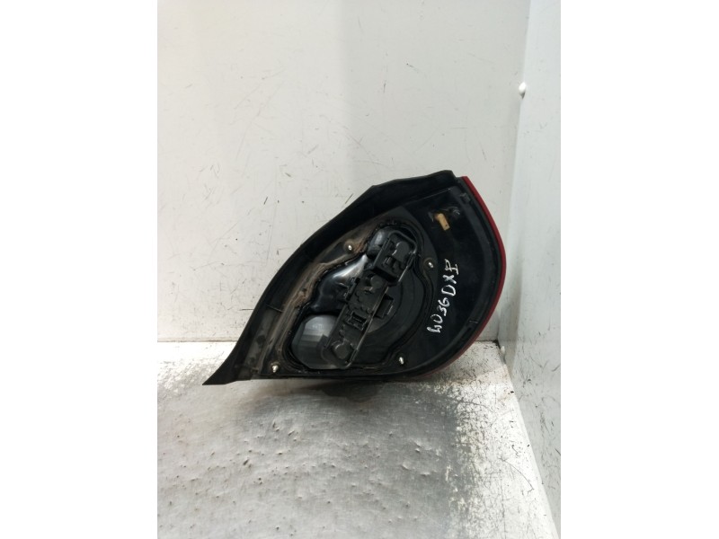 Recambio de piloto trasero izquierdo para nissan almera ii hatchback (n16) 1.5 referencia OEM IAM   