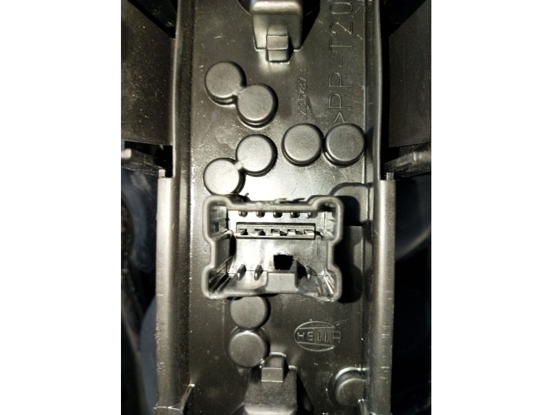 Recambio de piloto trasero izquierdo para nissan almera ii hatchback (n16) 1.5 referencia OEM IAM   