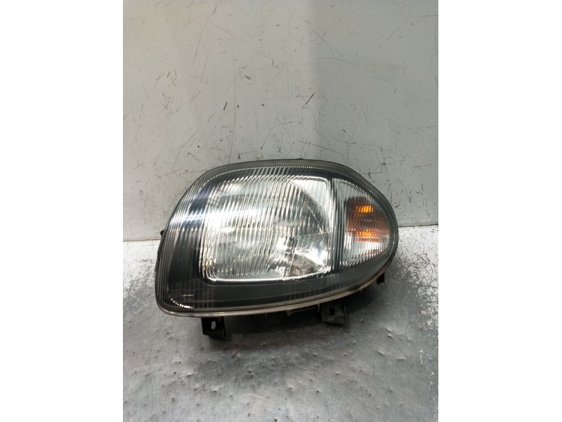 Recambio de faro izquierdo para renault clio ii (bb_, cb_) 1.9 d (b/cb0e, bb0j) referencia OEM IAM 67735091  