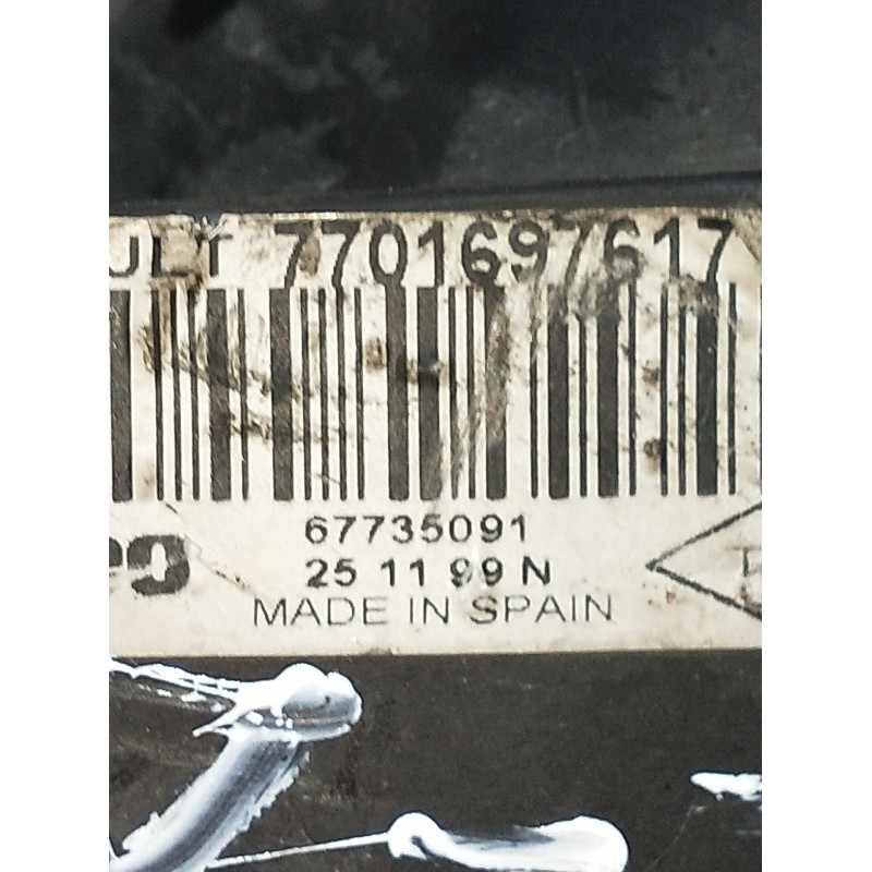 Recambio de faro izquierdo para renault clio ii (bb_, cb_) 1.9 d (b/cb0e, bb0j) referencia OEM IAM 67735091  