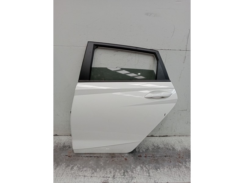 Recambio de puerta trasera izquierda para hyundai i20 iii (bc3, bi3) 1.0 t-gdi referencia OEM IAM  5P 