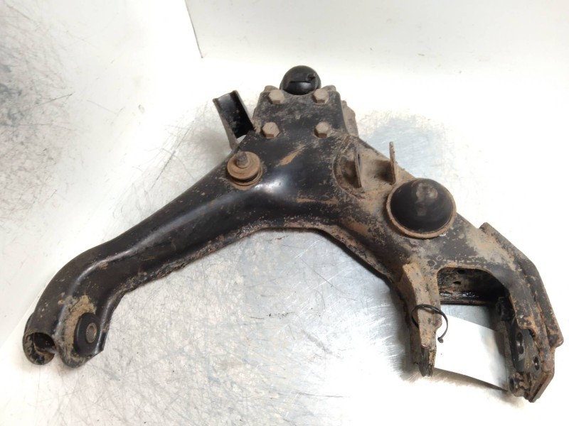 Recambio de brazo suspension inferior delantero derecho para ssangyong musso referencia OEM IAM   