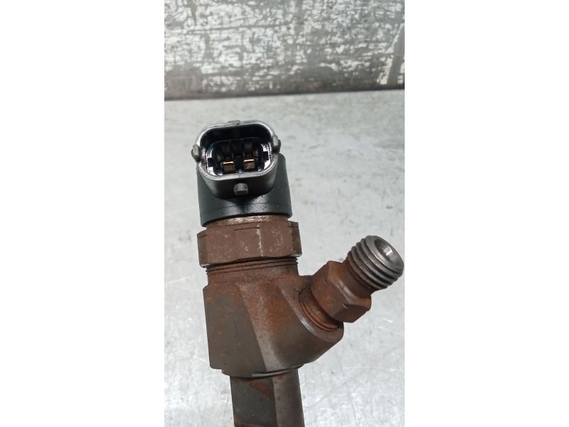 Recambio de inyector para saab 9-3 station wagon (e50) 1.9 tid referencia OEM IAM 0445110243  BOSCH