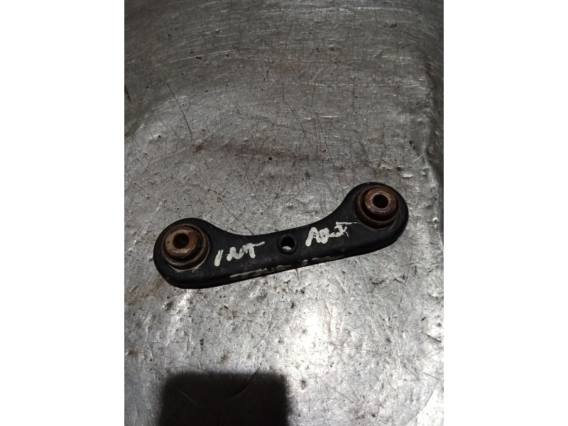 Recambio de brazo suspension inferior trasero izquierdo para rover 45 i hatchback (rt) 1.6 referencia OEM IAM  00 ANTERIOR