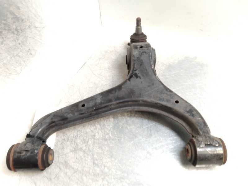 Recambio de brazo suspension inferior delantero izquierdo para ssangyong rexton rx 270 plus / 270 xdi plus referencia OEM IAM   