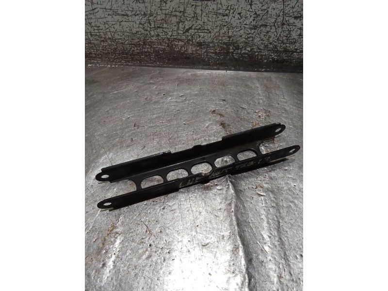 Recambio de brazo suspension inferior trasero izquierdo para bmw 3 (e90) 318 d referencia OEM IAM  08 ANTERIOR