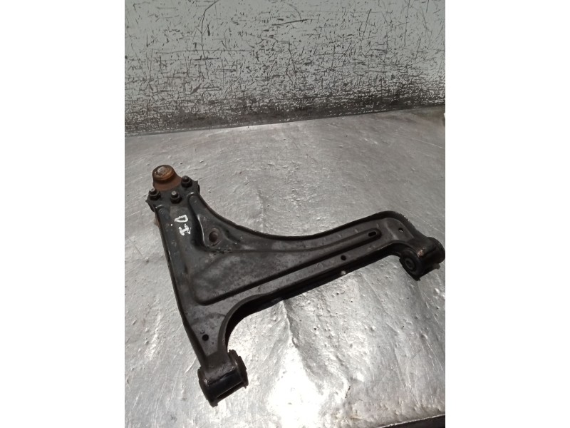 Recambio de brazo suspension inferior delantero izquierdo para opel ascona c (j82) 2.0 i cat (f11, m11, f68, m68) referencia OEM