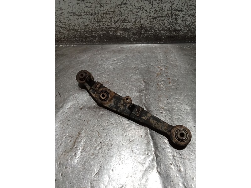 Recambio de brazo suspension inferior trasero izquierdo para rover 45 i hatchback (rt) 1.6 referencia OEM IAM  00 POSTERIOR