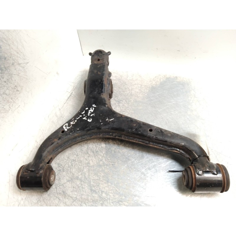 Recambio de brazo suspension inferior delantero izquierdo para ssangyong rexton rx 270 plus / 270 xdi plus referencia OEM IAM   