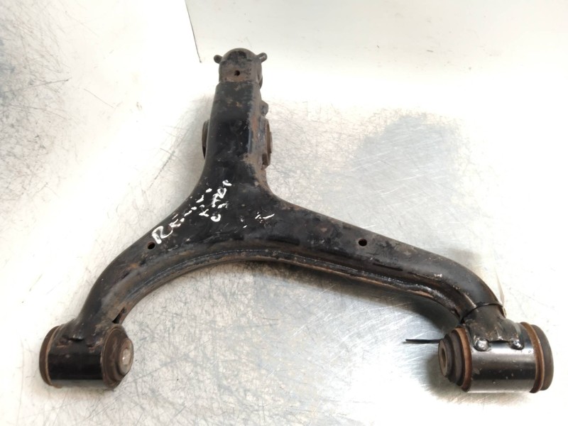 Recambio de brazo suspension inferior delantero izquierdo para ssangyong rexton rx 270 plus / 270 xdi plus referencia OEM IAM   
