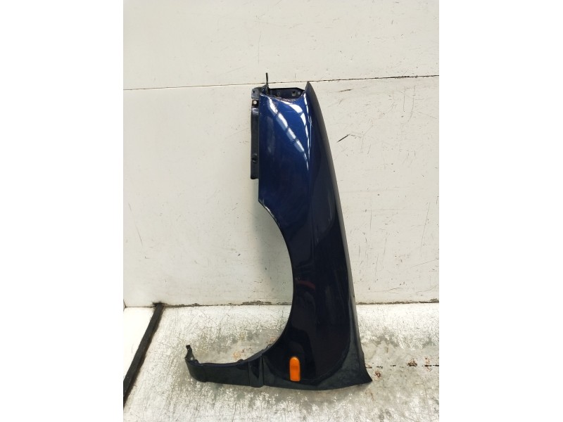 Recambio de aleta delantera izquierda para nissan primera (p10) 1.6 referencia OEM IAM  VER FOTOS 