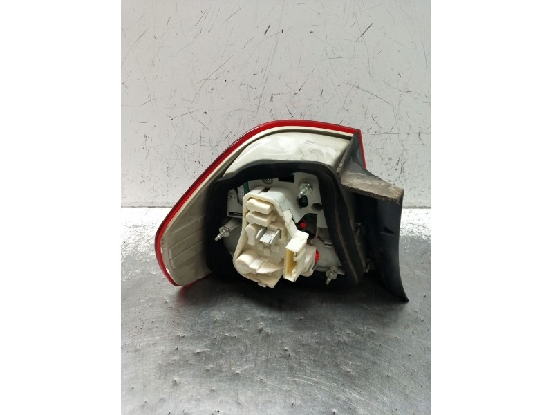 Recambio de piloto trasero derecho para bmw 3 (e90) 318 d referencia OEM IAM 7289426  2008