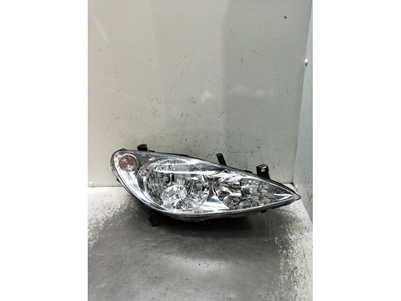 Recambio de faro derecho para peugeot 307 sw (3h) 2.0 hdi 110 referencia OEM IAM   