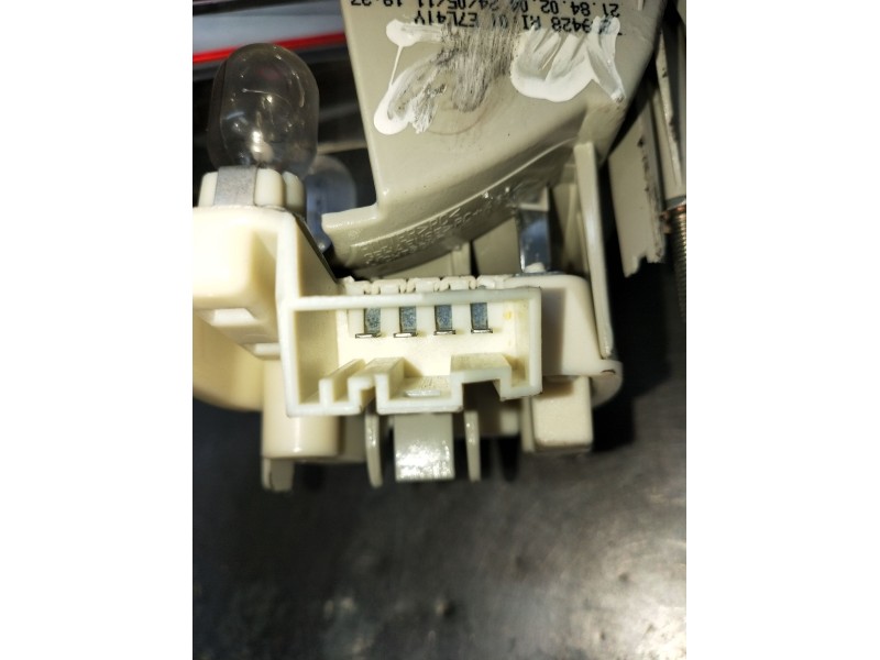 Recambio de piloto trasero derecho interior para bmw 3 (e90) 318 d referencia OEM IAM 7289482  2008