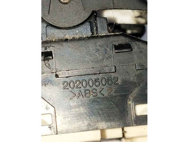 Recambio de mando elevalunas delantero izquierdo para chevrolet aveo / kalos hatchback (t250, t255) 1.2 referencia OEM IAM 20200