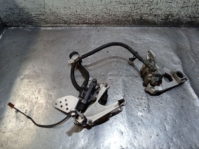 Recambio de pinza freno trasera izquierda para yamaha yzf-r yzf-r6 (rj03) referencia OEM IAM   BOMBA FRENO