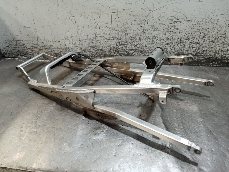 Recambio de subchasis para yamaha yzf-r yzf-r6 (rj03) referencia OEM IAM   