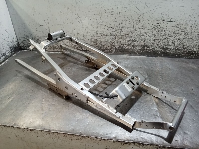 Recambio de subchasis para yamaha yzf-r yzf-r6 (rj03) referencia OEM IAM   