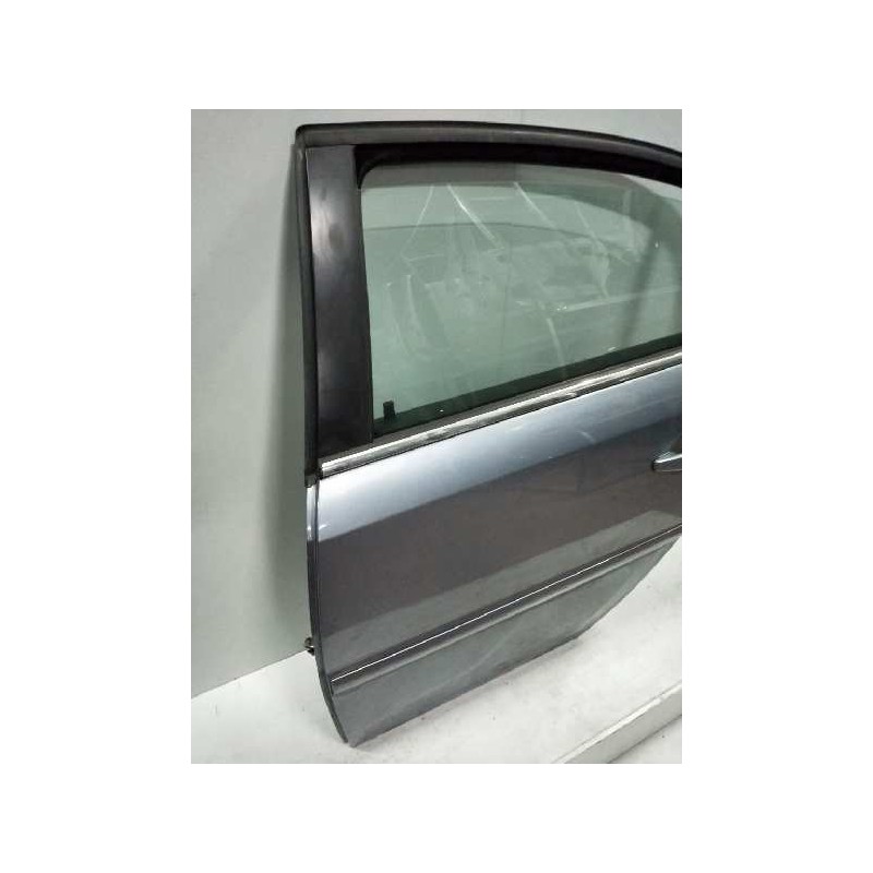 Recambio de puerta trasera izquierda para opel vectra c berlina 1.9 cdti referencia OEM IAM   