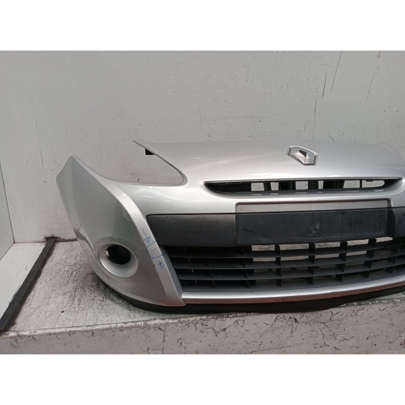 Recambio de paragolpes delantero para renault clio iii (br0/1, cr0/1) 1.2 16v (br02, br0j, br11, cr02, cr0j, cr11) referencia OE