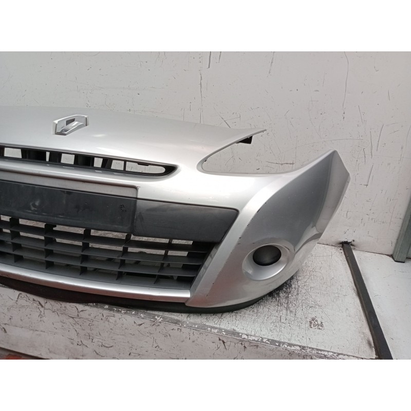 Recambio de paragolpes delantero para renault clio iii (br0/1, cr0/1) 1.2 16v (br02, br0j, br11, cr02, cr0j, cr11) referencia OE