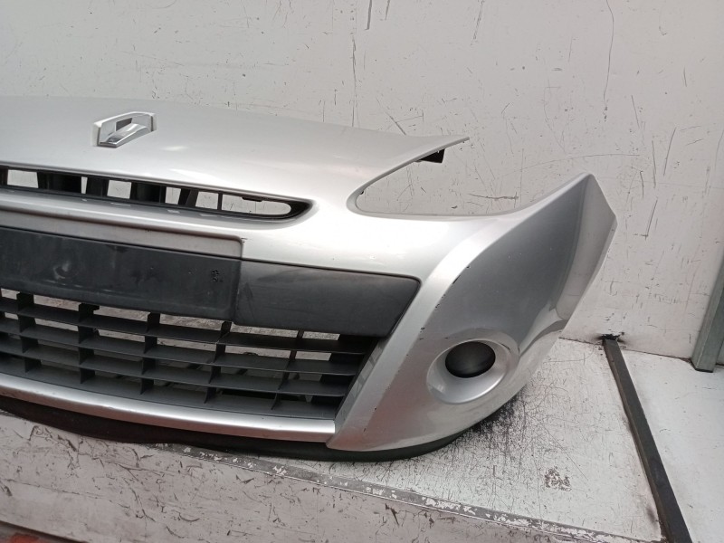 Recambio de paragolpes delantero para renault clio iii (br0/1, cr0/1) 1.2 16v (br02, br0j, br11, cr02, cr0j, cr11) referencia OE