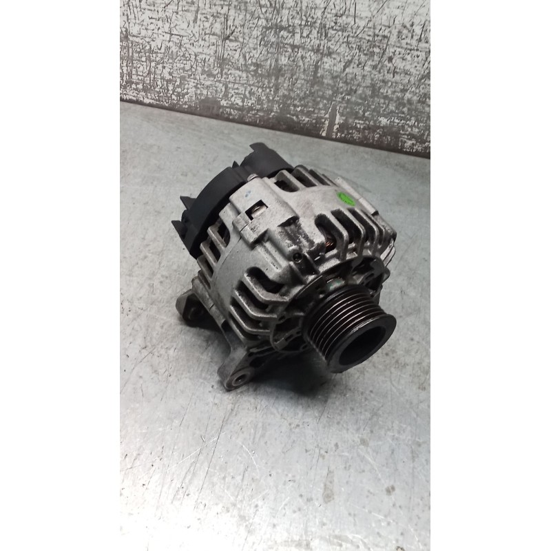 Recambio de alternador para renault clio iii (br0/1, cr0/1) 1.2 16v (br02, br0j, br11, cr02, cr0j, cr11) referencia OEM IAM TG9B