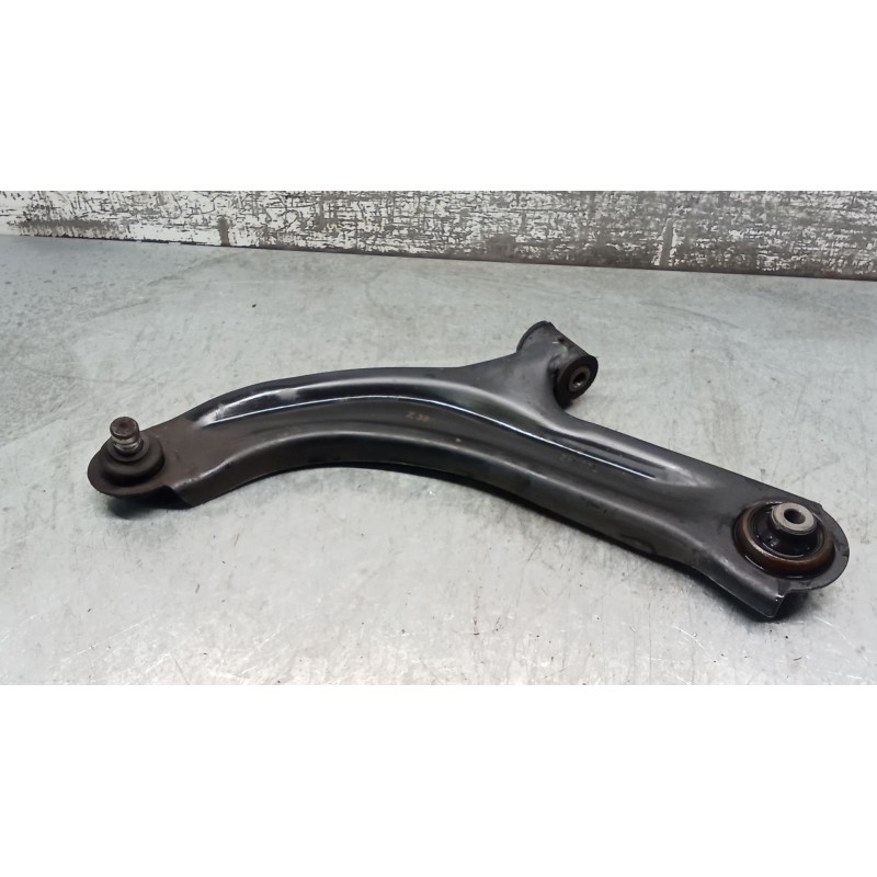 Recambio de brazo suspension inferior delantero izquierdo para renault clio iii (br0/1, cr0/1) 1.2 16v (br02, br0j, br11, cr02, 