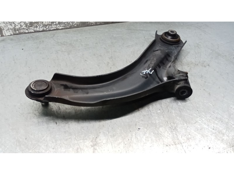 Recambio de brazo suspension inferior delantero izquierdo para renault clio iii (br0/1, cr0/1) 1.2 16v (br02, br0j, br11, cr02, 