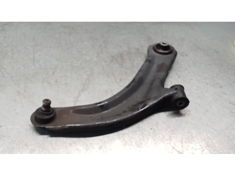 Recambio de brazo suspension inferior delantero derecho para renault clio iii (br0/1, cr0/1) 1.2 16v (br02, br0j, br11, cr02, cr