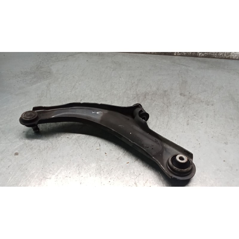 Recambio de brazo suspension inferior delantero derecho para renault clio iii (br0/1, cr0/1) 1.2 16v (br02, br0j, br11, cr02, cr