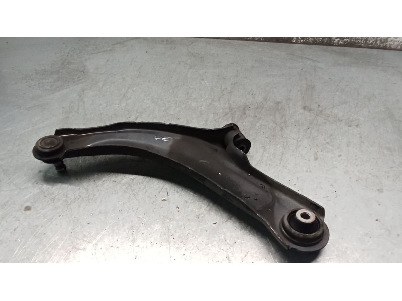 Recambio de brazo suspension inferior delantero derecho para renault clio iii (br0/1, cr0/1) 1.2 16v (br02, br0j, br11, cr02, cr