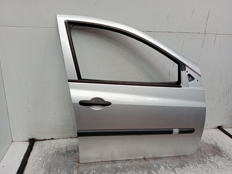 Recambio de puerta delantera derecha para renault clio iii (br0/1, cr0/1) 1.2 16v (br02, br0j, br11, cr02, cr0j, cr11) referenci
