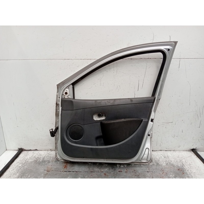 Recambio de puerta delantera derecha para renault clio iii (br0/1, cr0/1) 1.2 16v (br02, br0j, br11, cr02, cr0j, cr11) referenci