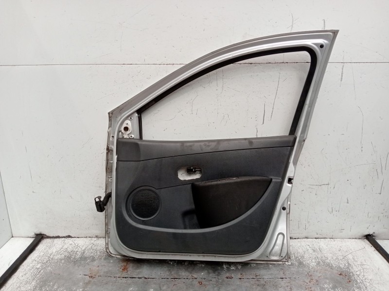 Recambio de puerta delantera derecha para renault clio iii (br0/1, cr0/1) 1.2 16v (br02, br0j, br11, cr02, cr0j, cr11) referenci