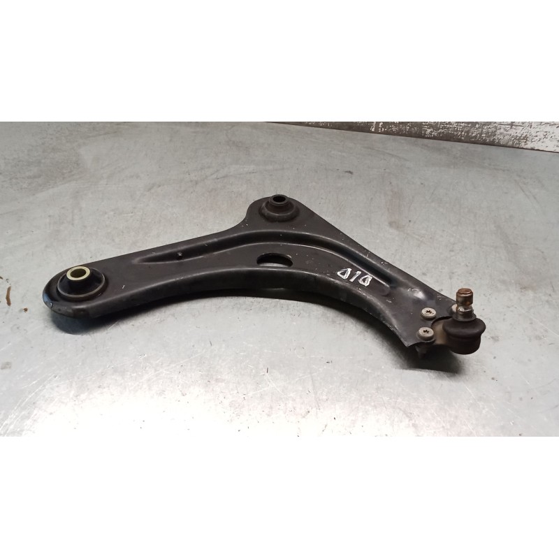 Recambio de brazo suspension inferior delantero derecho para citroën c3 ii (sc_) 1.0 vti 68 referencia OEM IAM   09