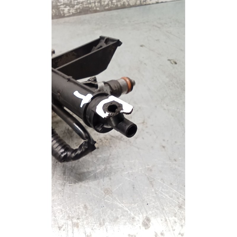 Recambio de rampa inyectora para renault clio iii (br0/1, cr0/1) 1.2 16v (br02, br0j, br11, cr02, cr0j, cr11) referencia OEM IAM