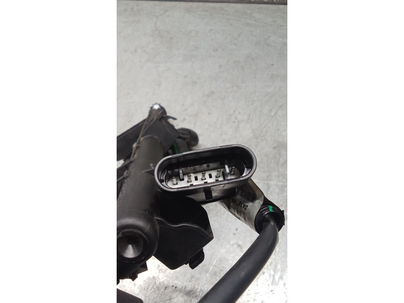 Recambio de rampa inyectora para renault clio iii (br0/1, cr0/1) 1.2 16v (br02, br0j, br11, cr02, cr0j, cr11) referencia OEM IAM