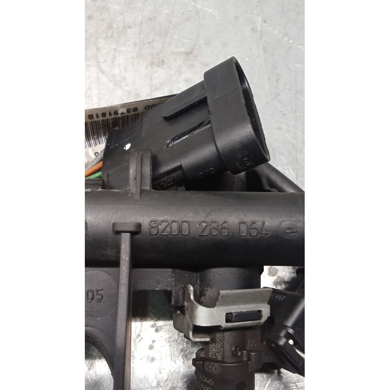 Recambio de rampa inyectora para renault clio iii (br0/1, cr0/1) 1.2 16v (br02, br0j, br11, cr02, cr0j, cr11) referencia OEM IAM
