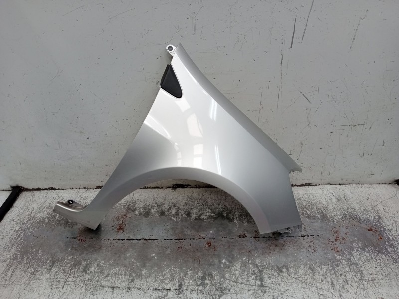 Recambio de aleta delantera derecha para renault clio iii (br0/1, cr0/1) 1.2 16v (br02, br0j, br11, cr02, cr0j, cr11) referencia