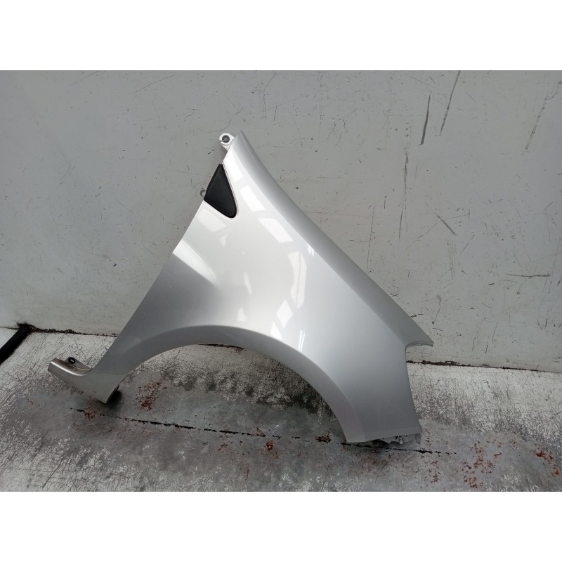 Recambio de aleta delantera derecha para renault clio iii (br0/1, cr0/1) 1.2 16v (br02, br0j, br11, cr02, cr0j, cr11) referencia