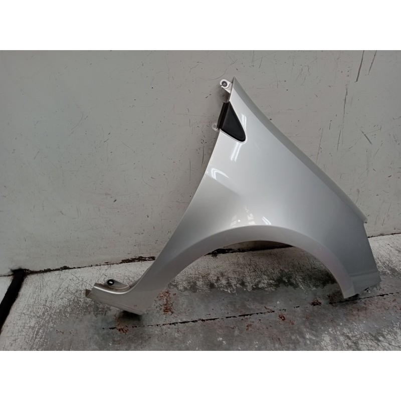 Recambio de aleta delantera derecha para renault clio iii (br0/1, cr0/1) 1.2 16v (br02, br0j, br11, cr02, cr0j, cr11) referencia