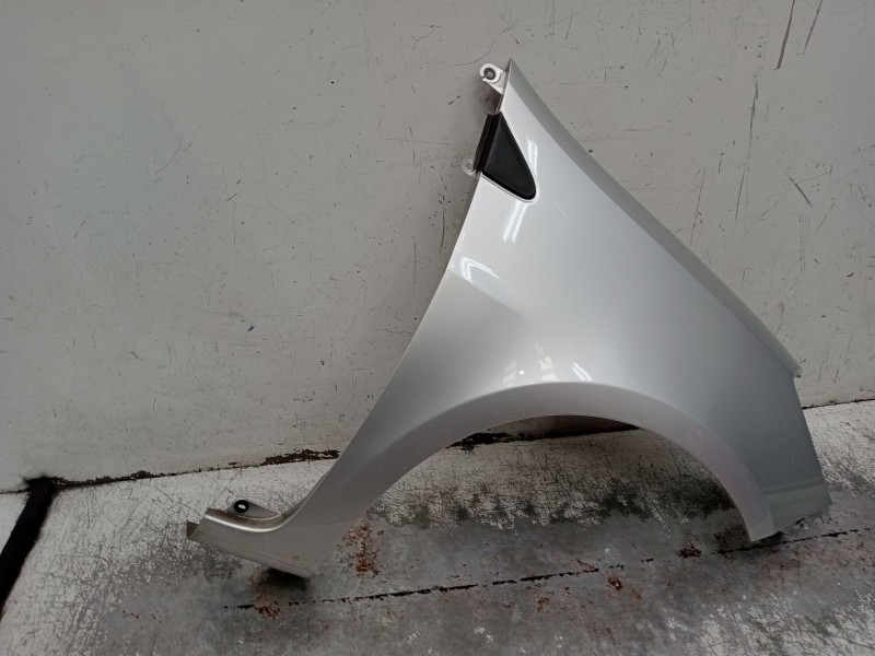 Recambio de aleta delantera derecha para renault clio iii (br0/1, cr0/1) 1.2 16v (br02, br0j, br11, cr02, cr0j, cr11) referencia